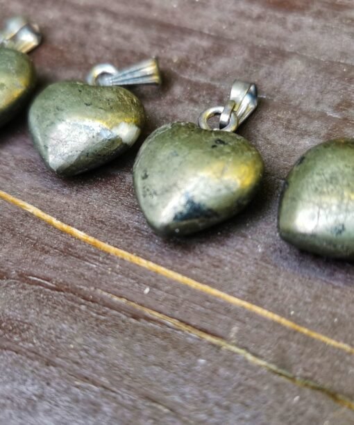 Alternative view of Pirito pakabukas širdelės formos