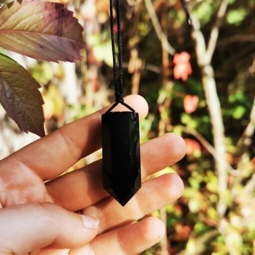 Juodojo obsidiano pakabukas