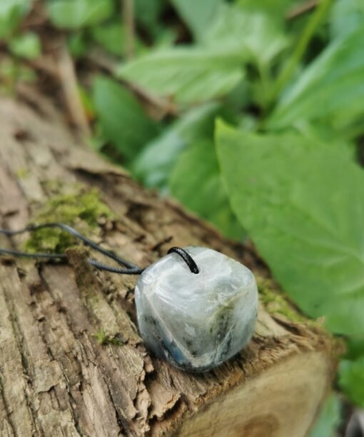 Alternative view of Unikalaus grožio labradorito pakabukas