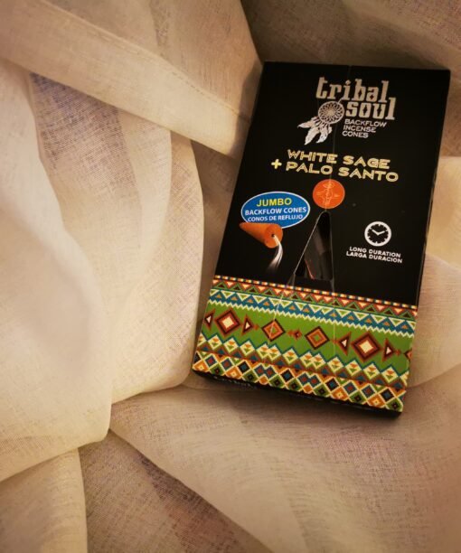 Alternative view of Palo Santo ir Baltojo Šalavijo piramidės formos smilkalai